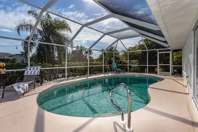Image de Villa Christylee - Gulf-access electric-heated salt water pool home w/pool table - Swfl Rentals