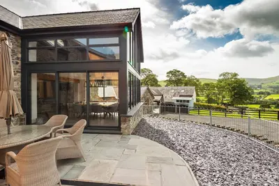 Image de Granar, luxury holiday cottage, with hot tub in Llangwm