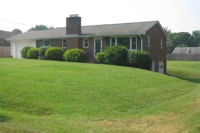 Image de Quiet Suburban House in Winston Salem