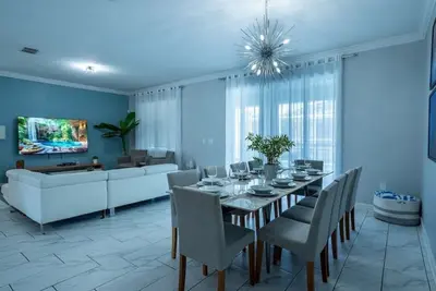 Image de Luxury 8br w/ Pool, Theater & Game Room