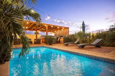 Image de Peaceful Retreat Stylish Luxe Br/2ba Villa /W Pool