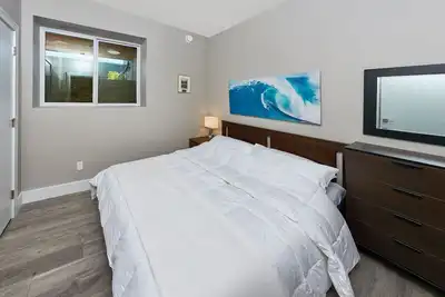 Image de Family Friendly 2 Bed Rooms Basement Suite- The Chateau - St No. 00177094