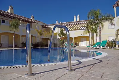 Image de Poolside Vacation T2 + 5g, AirCo, Wi-Fi, Bbq Smart Tv