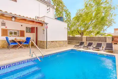 Image de Maison de vacances \"Villa Pintor\" avec vue sur la mer, vue sur la montagne, balcon et piscine