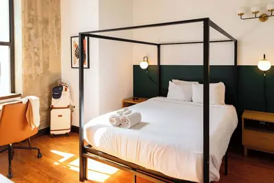 Image de Sosuite | 2br Apt w W/D, Gym, On-site Restaurant