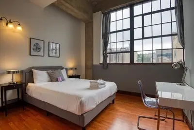 Image de Sosuite | 2br Apt w. W/D, Gym, On-Site Restaurant