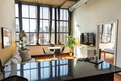 Image de Sosuite | 2br Apt w W/D, Gym, On-Site Restaurant