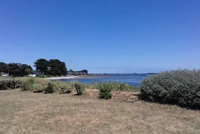 Image de Appartement à Penvins rez de chaussée front de mer, plage, Presqu'île de Rhuys.