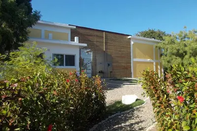 Image de Quiet residence on top of hill with sea views, cable Tv/Ac/Wi-Fi