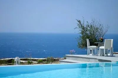 Image de Villa exquise a Mykonos | Villa Exclusive | 3 chambres | Piscine privée | Vue sur la mer | Houlakia