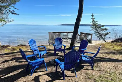 Image de Brimley escape with access to the snowmobile trails right from the cabin!