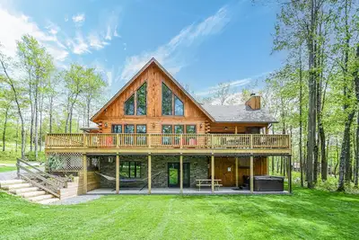 Image de Sawin' Logs | Stunning Log Home, Skiing, Golf!