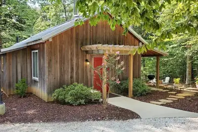Image de Modern Chef's Cottage + Fishing & Trails