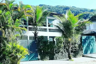 Image de Sobrado Toninhas Ubatuba for up to 12 people 200 meters from the sea.