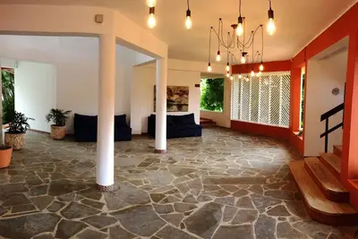 Image de Hotel room with breakfast, pool/restaurant/Wi-Fi/Tv/Ac, near everything