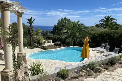 Image de Villa 4****Lou Mistralou, MERà300m, PiscT°, clim, Wf, 6Ch, 2à16 P