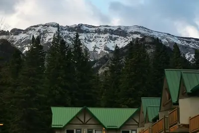 Image de Banff Woods Lodge 2 Br 2 Bath 6 Sleep near Canmore