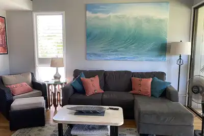 Image de Location, location! Split Ac System throughout Entire condo! Legal Rental!