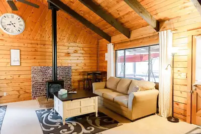 Image de 🌲Log cabin in Payson. Fast Wifi. Large Patio. Long term discounts.