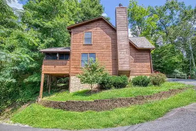 Smoky Mountain Gem  -  Hot Tub, Free attraction Tickets! ! !