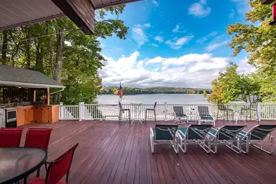 Image de Lakefront - Hot Tub - Beach - Deck - Bbq - Peloton