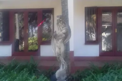Image de Peace full and pRica tell located with a lovely Garden fully furnished Apartment