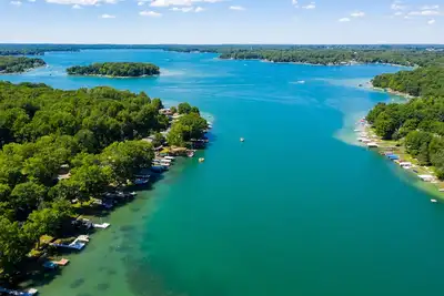 Image de Beautiful Lakefront Gull Lake Home w/ Private Beach and Dock