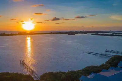 Image de Lovely 2 bed 2 bath condo with spectacular sunsets from the pier