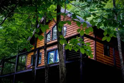 Image de Private cabin tucked away in the trees