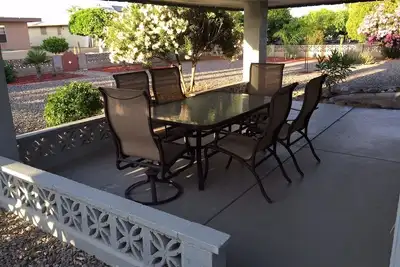 Image de 2 Br 2 Ba Sun City Home, pour 6 personnes, à proximité de restaurants, Shopping, Sports Venues