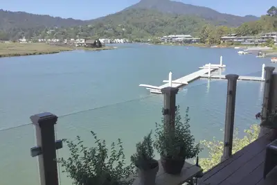 Image de Waterfront condo, spectacular views