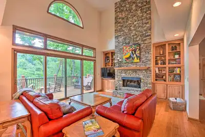 Image de Quiet Riverfront Escape with Deck & Fly Fishing!