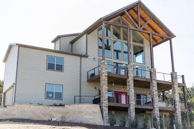 Image de Lake Views, Private Hot Tub, Elevator, Game Room