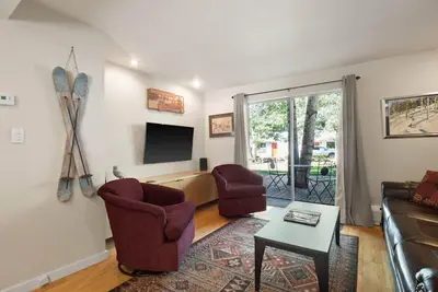 Image de 2-Br Condo by Vail Resort: Outdoor Patio, Parking