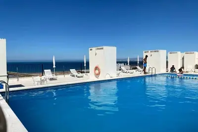 Image de Seafront apartment with pool