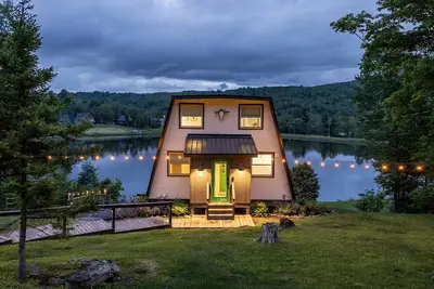 Image de Hunter Lakefront House: Ski, Swim, Boat, Fish, Hike, Fire pit & Dog Friendly