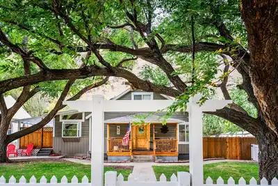 Image de 5 bedroom, 3 bath house on Main St. across the street from The Riggins City Park