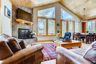 Image de Spacious Modern Mountain Cabin On 2. 5 Acres