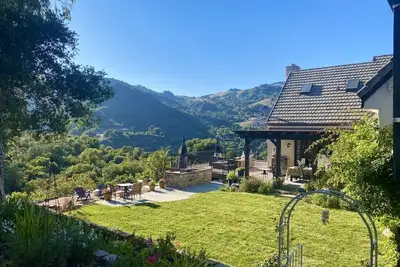 Image de Spectacular Views on 160 Acre Stunning Ranch House