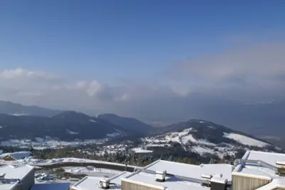 Image de 3 pièces au pied des pistes avec balcon - 2 chambres, parking, appareil à raclette