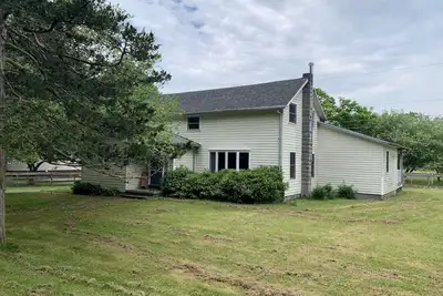 Image de Charming Columbia County Farm House