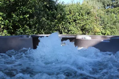 Image de Villa - Nimes - 4/6pers - jacouzzi - 2 terrasses- Wifi