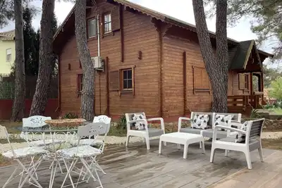 Image de Beautiful wooden villa in a charming place surrounded by nature.
