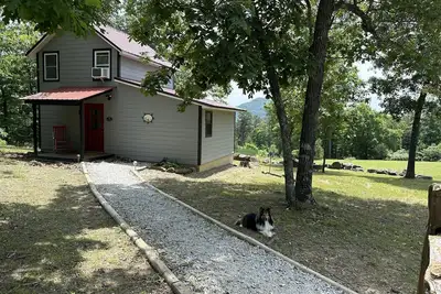 The Cabin at Tall Pine Grove