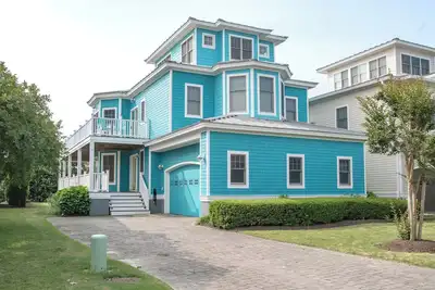 Image de Five Minute Walk to the Beach Sleeps 11