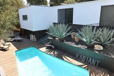 Image de Mid-Century Modern, Zen Hideaway Hillside Accueil W / Privé Voir