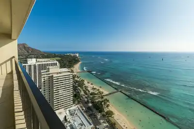 Image de 2bpf-3 Aston Waikiki Beach Tower: Ocean Front Premium 2 Br with Kitchen