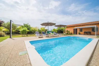 Image de Villa quartier calme avec piscine