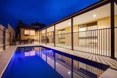 Image de Charmes paradise by the shore, Tootgarook - 1 Night Free! * - Luxury 4 bedroom zoned house with heated pool