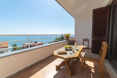 Image de Apartments Sunrise ( Duilovo ) -Superior Three Bedroom Apartment with Sea View Terrace